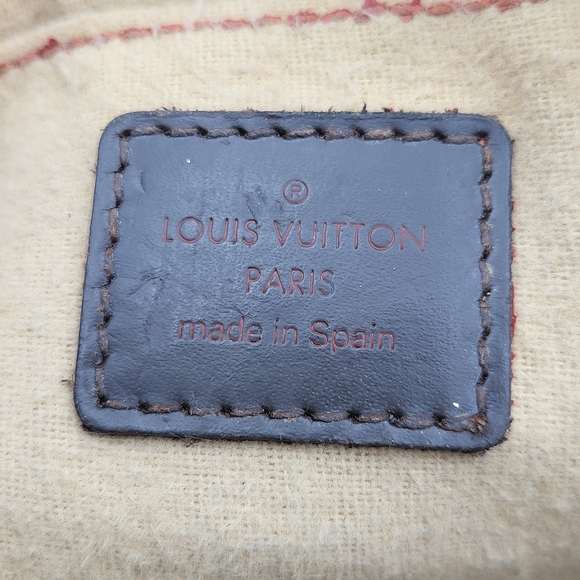 LOUIS VUITTON Damier Ebene Pochette Cosmetic PM...Authentic w/COA - Picture 8 of 12